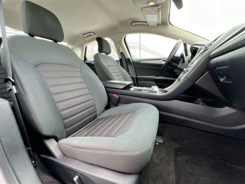 Used 2019 Ford Fusion SE image 21