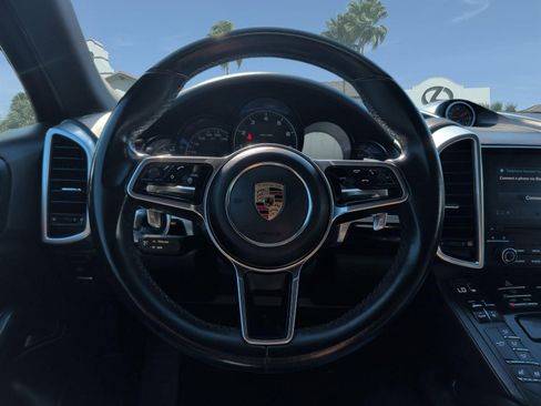 Used 2018 Porsche Cayenne AWD/4WD image 11