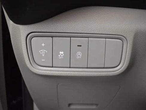 Used 2023 Kia Soul LX w/ LX Technology Package FWD image 22