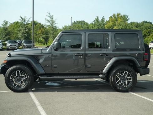 New 2026 Jeep Wrangler Unlimited Sahara AWD/4WD image 4