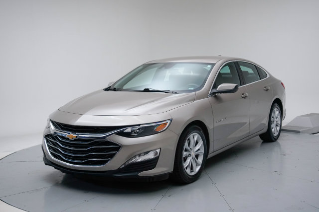 Used 2025 Chevrolet Malibu LT FWD image 1