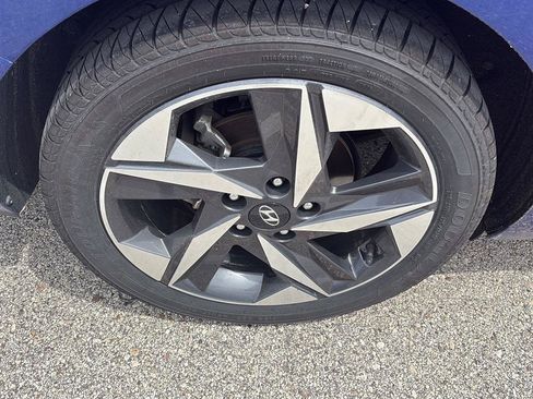 Used 2023 Hyundai Elantra SEL w/ Convenience Package FWD image 13