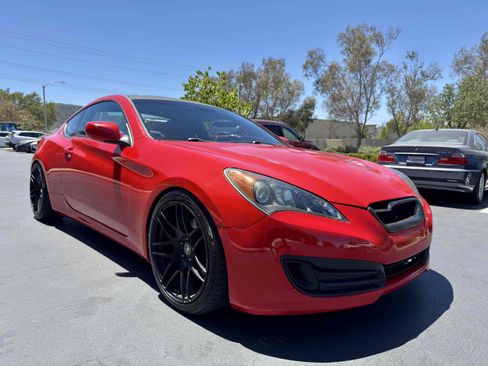 Used 2010 Hyundai Genesis 2.0T RWD image 5