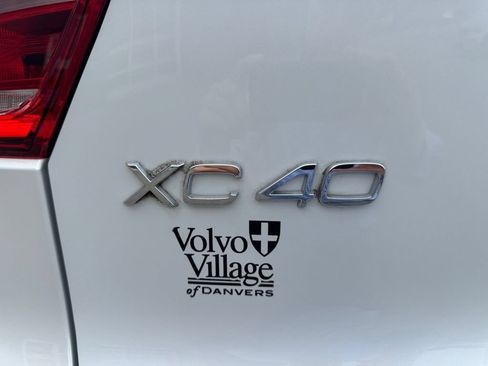 Certified 2023 Volvo XC40 Recharge Plus w/ Protection Package Premier AWD/4WD image 10