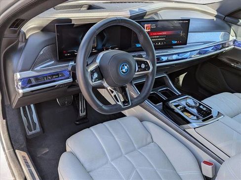 Used 2025 BMW i7 M70 AWD/4WD image 10