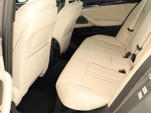 Used 2022 BMW 540i w/ M Sport Package image 28