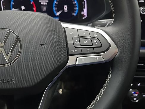 Used 2023 Volkswagen Taos SEL image 21