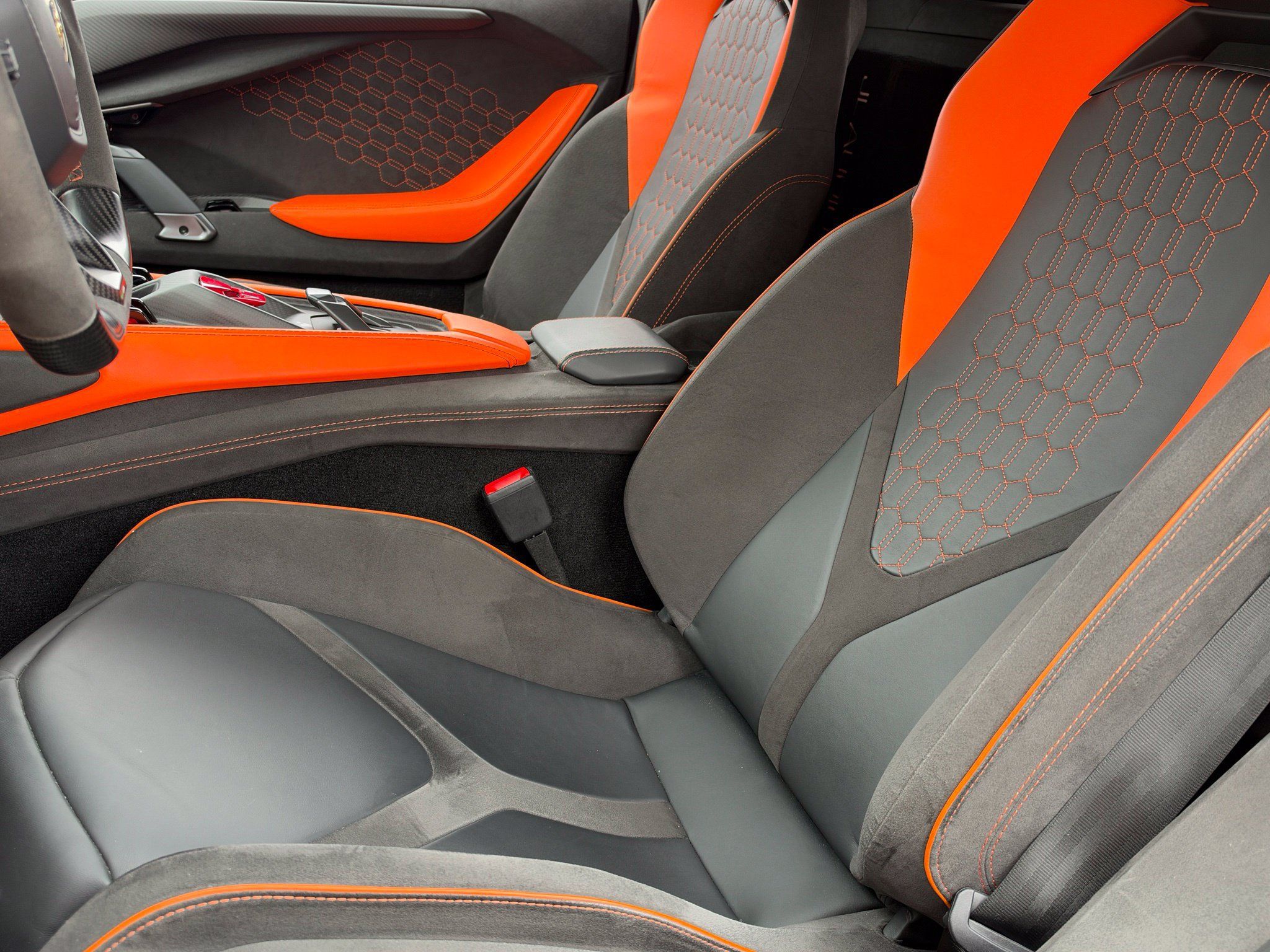Used 2024 Lamborghini Revuelto AWD/4WD image 4