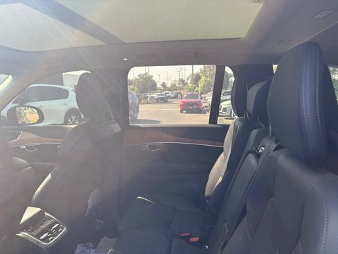 Used 2025 Volvo XC90 T8 Plus w/ Protection Package Premier AWD/4WD image 12