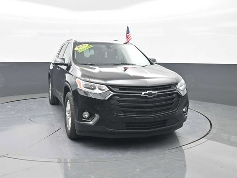 Used 2020 Chevrolet Traverse LT w/ LPO, Blackout Package AWD/4WD image 2