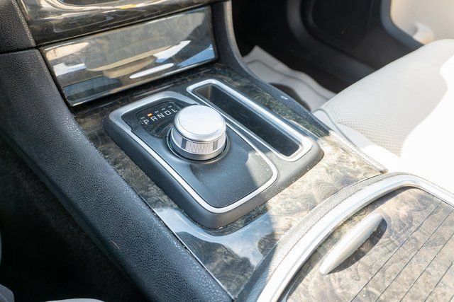 Used 2018 Chrysler 300 Limited w/ Safetytec Plus Group AWD/4WD image 31