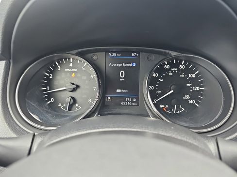 Used 2018 Nissan Rogue SV AWD/4WD image 21