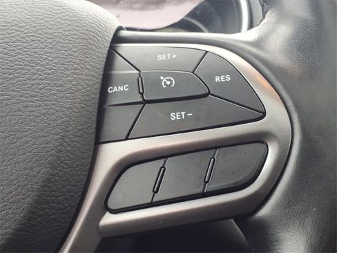 Certified 2020 Jeep Cherokee Limited image 24