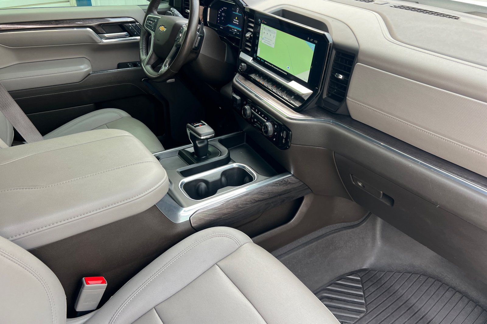 Used 2023 Chevrolet Silverado 1500 LTZ w/ Technology Package AWD/4WD image 16
