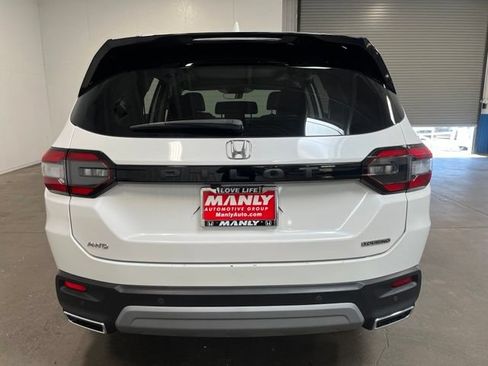Used 2024 Honda Pilot Touring image 4