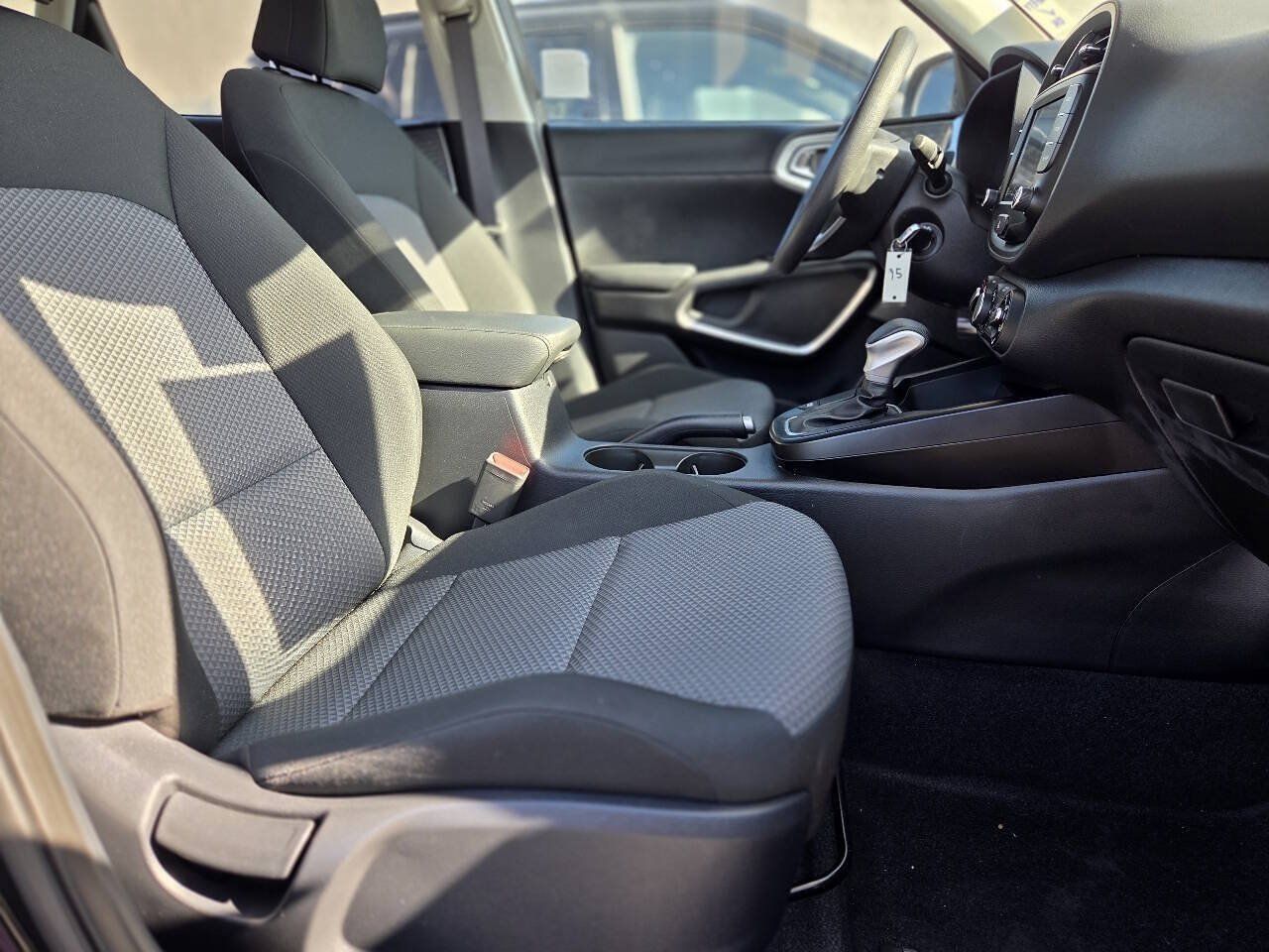 Used 2022 Kia Soul LX FWD image 15