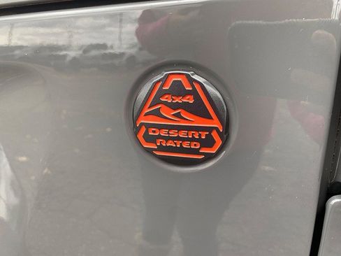 Used 2021 Jeep Gladiator Mojave image 11