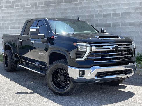 Used 2025 Chevrolet Silverado 3500 LTZ w/ LTZ Plus Package AWD/4WD image 1