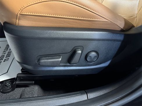 Certified 2025 Kia Seltos EX w/ EX Sunroof Package image 13