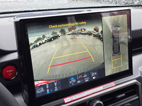 Certified 2025 Toyota 4Runner TRD Off-Road Premium image 30