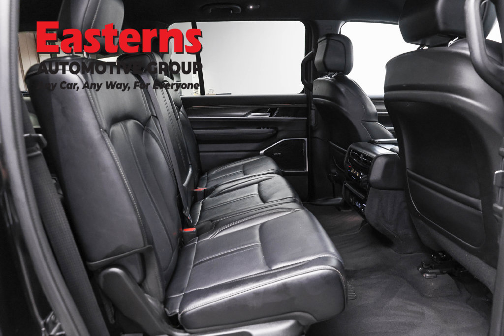 Used 2024 Jeep Wagoneer L Series II RWD image 29