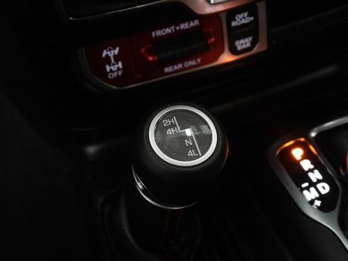 Used 2022 Jeep Wrangler Rubicon w/ Cold Weather Group AWD/4WD image 11