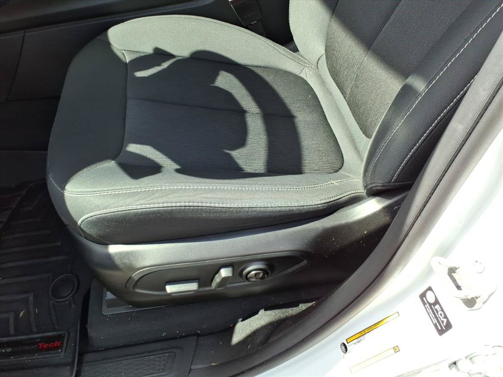 Used 2022 Jeep Grand Cherokee Laredo w/ Luxury Tech Group I RWD image 25