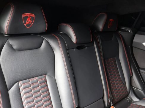 Used 2019 Lamborghini Urus AWD/4WD image 26
