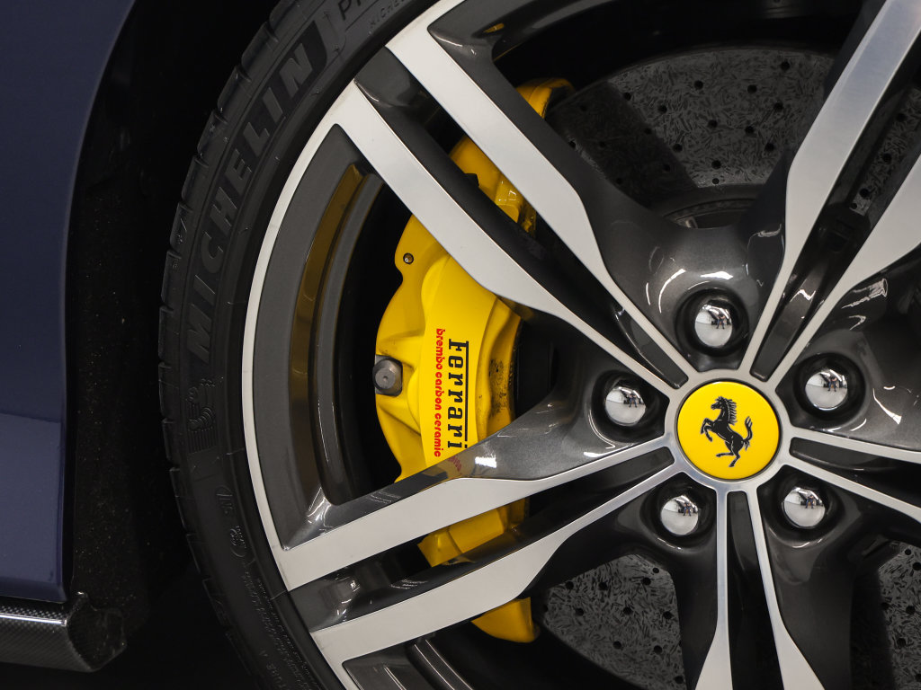 Certified 2019 Ferrari Portofino RWD image 14