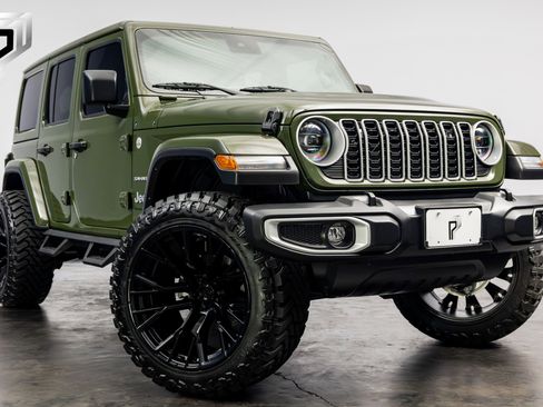 Used 2024 Jeep Wrangler Unlimited Sahara AWD/4WD image 1