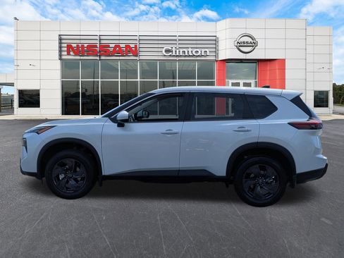 New 2026 Nissan Rogue SV FWD image 6