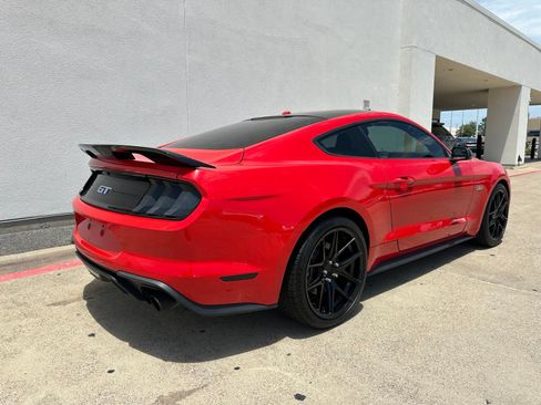 Used 2019 Ford Mustang GT RWD image 8