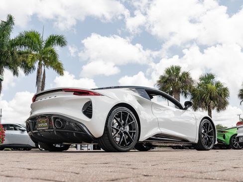 Used 2025 Lotus Emira RWD image 15