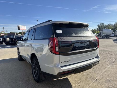New 2025 Ford Expedition Platinum w/ Stealth Performance Package image 4