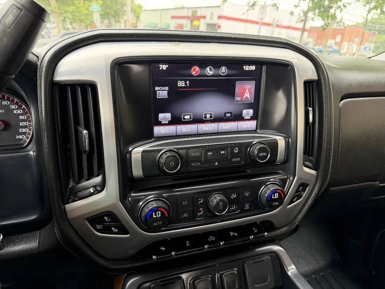 Used 2014 GMC Sierra 1500 SLT w/ SLT Preferred Package AWD/4WD image 32