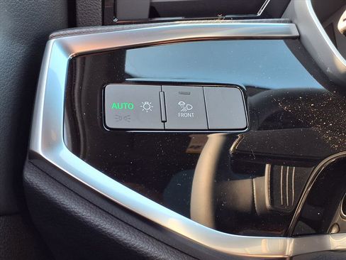 New 2025 Audi Q3 2.0T Premium image 23