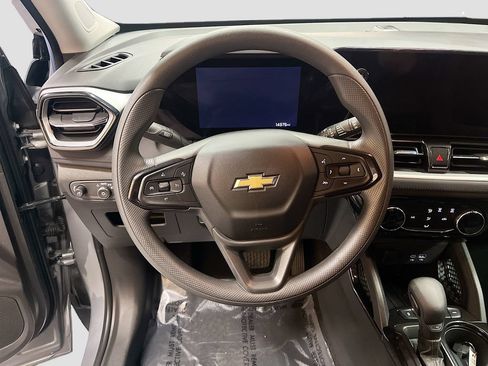 Used 2024 Chevrolet TrailBlazer LT w/ Driver Confidence Package AWD/4WD image 11