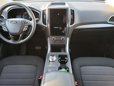 Used 2023 Ford Edge SE w/ Black Appearance Package image 12