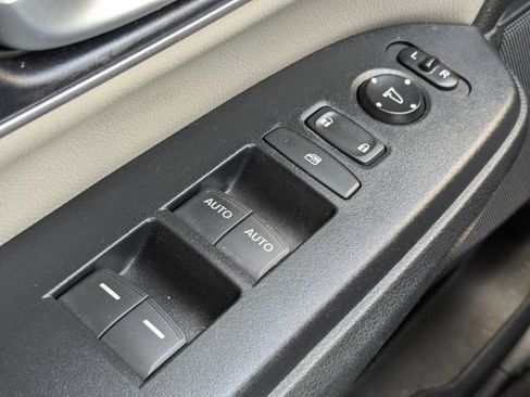 Used 2017 Honda CR-V Touring image 32