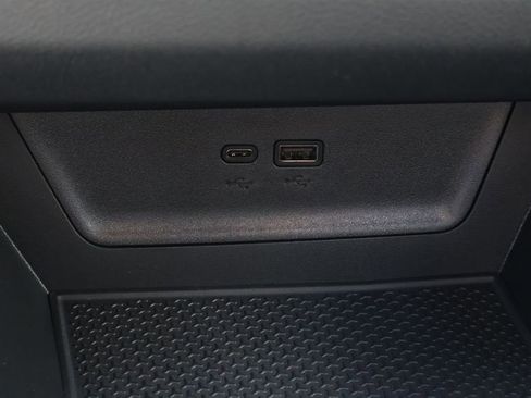 New 2026 Chevrolet Equinox LT w/ Convenience Package II FWD image 32