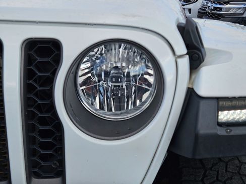 Used 2020 Jeep Gladiator Rubicon AWD/4WD image 12