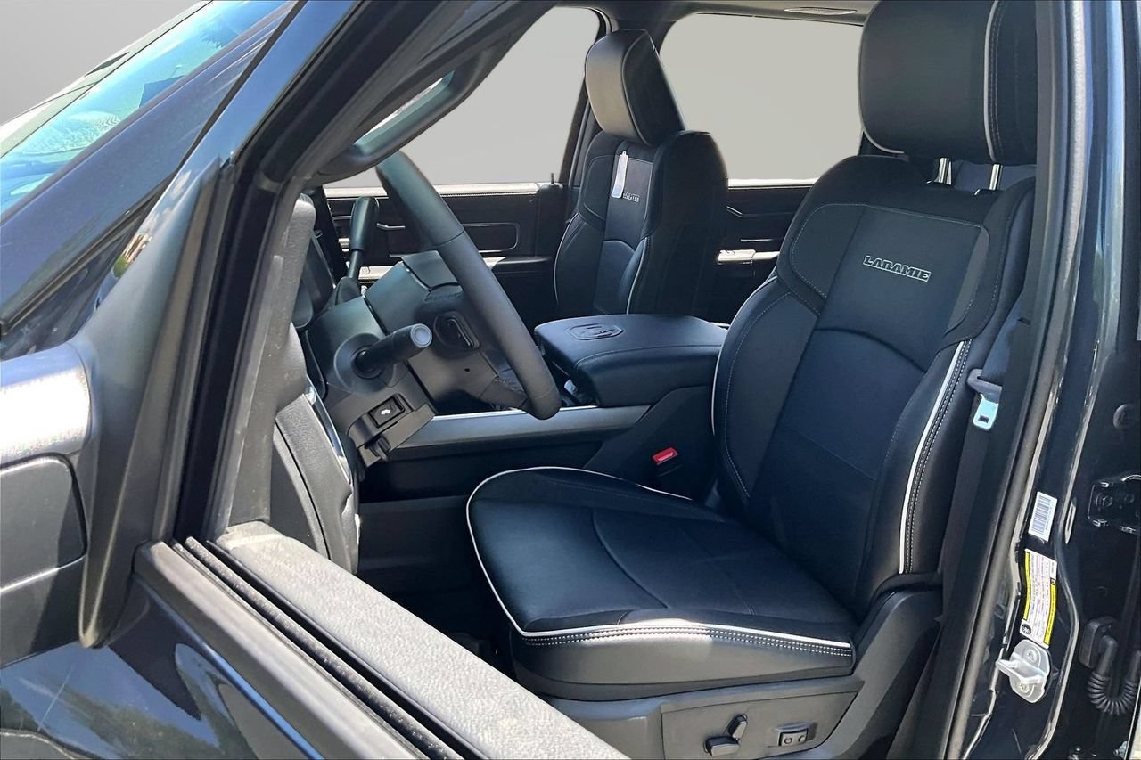New 2026 RAM 3500 Laramie AWD/4WD image 20