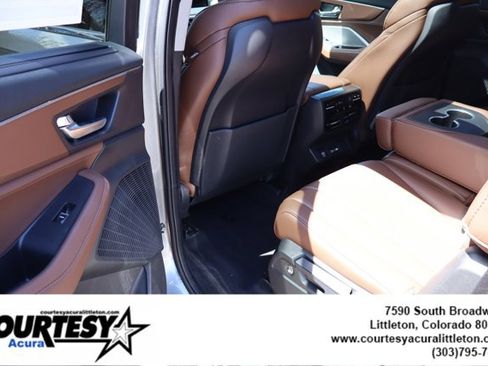 Used 2024 Acura MDX SH-AWD w/ Technology Package image 28