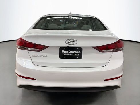 Used 2017 Hyundai Elantra SE image 8