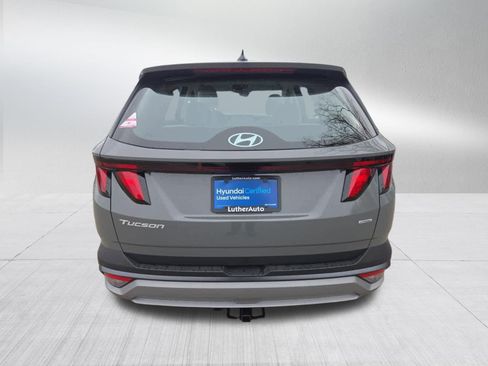 Used 2025 Hyundai Tucson SE image 4