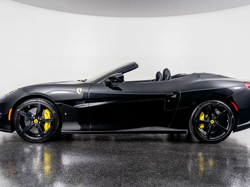 Used 2019 Ferrari Portofino image 18