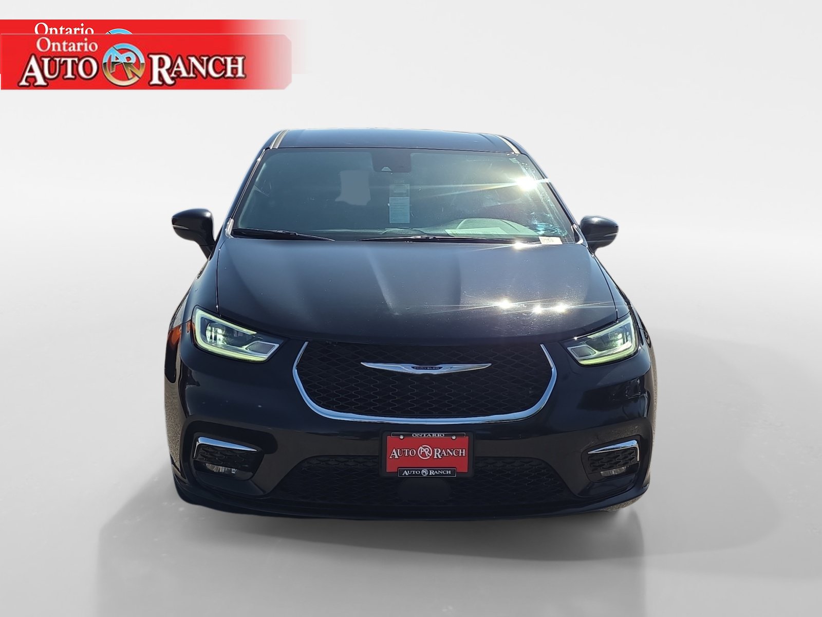 Used 2024 Chrysler Pacifica Touring FWD image 8