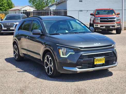 Used 2024 Kia Niro EX Touring FWD image 5