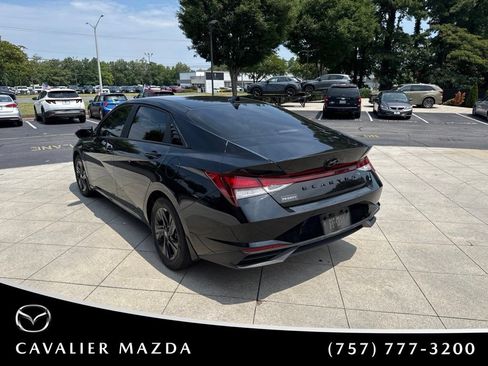 Used 2023 Hyundai Elantra SEL FWD image 7