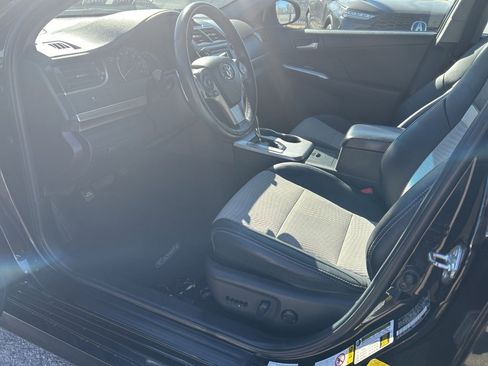 Used 2013 Toyota Camry XLE image 14